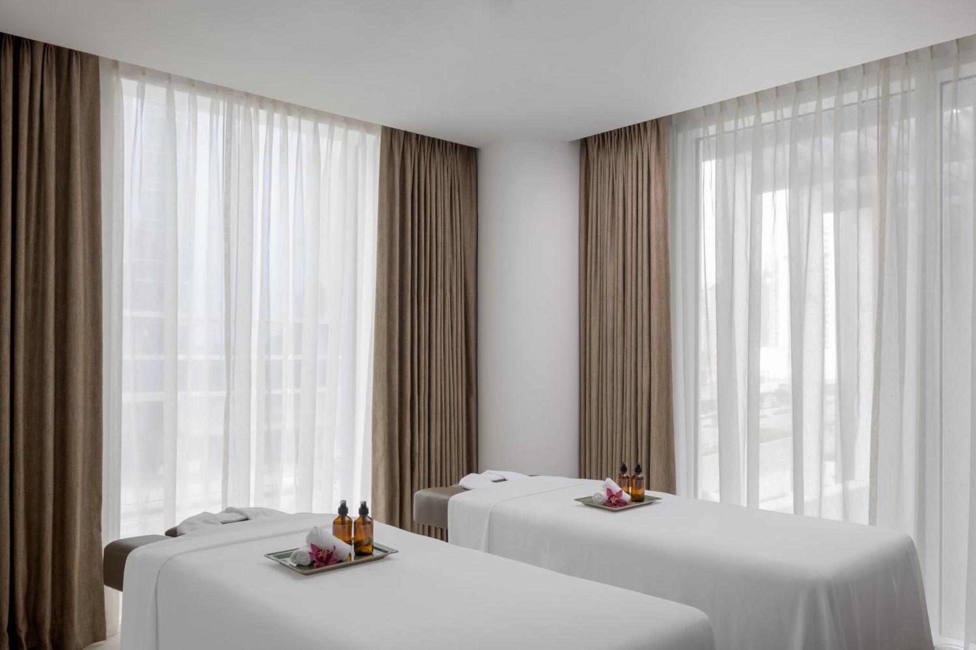 Holiday Inn Dubai Business Bay By Ihg Exterior foto